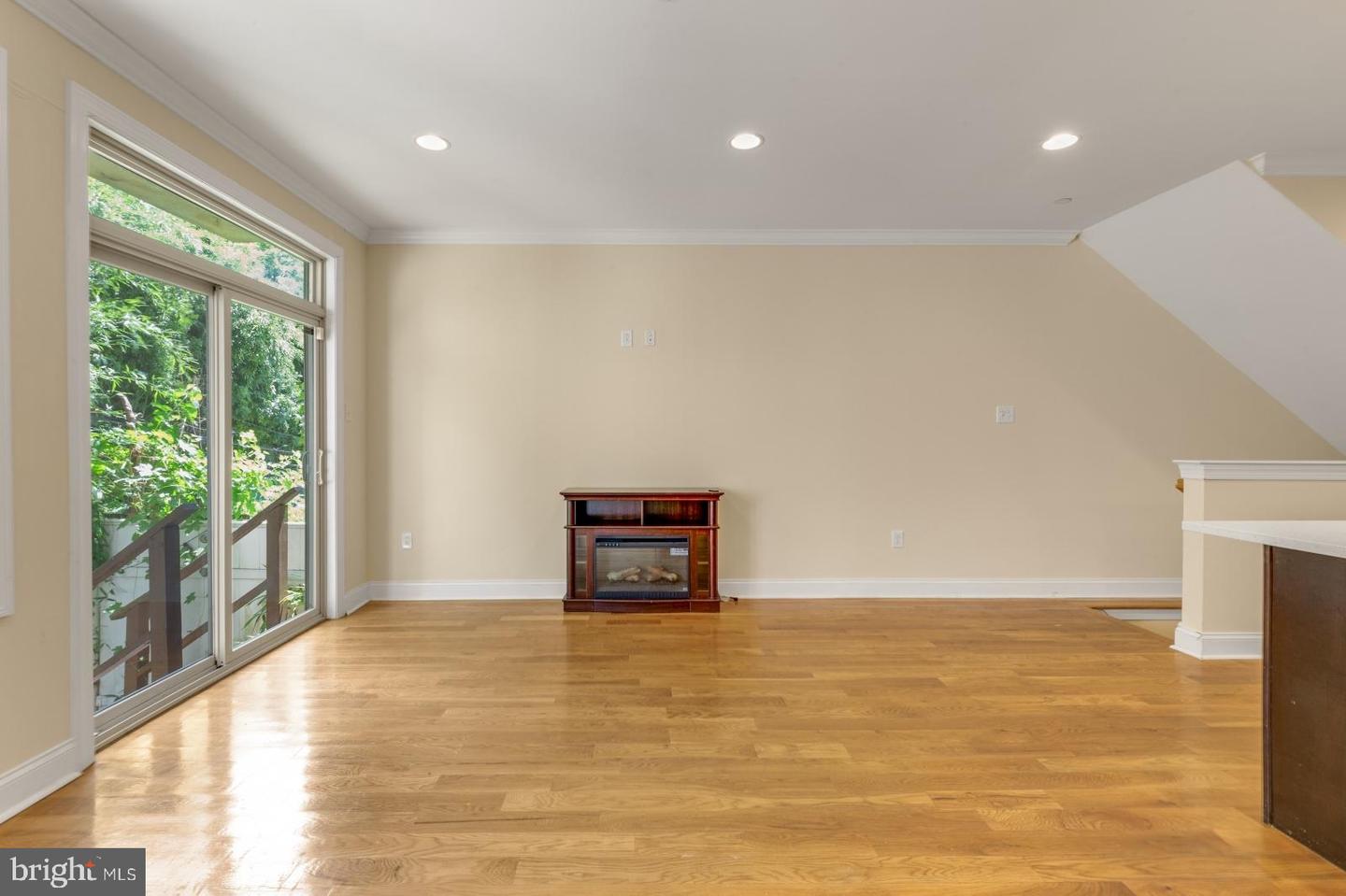 725 N 20th St #b Property Photo 1