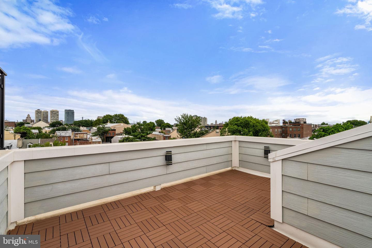 242 Montrose St Property Photo 42