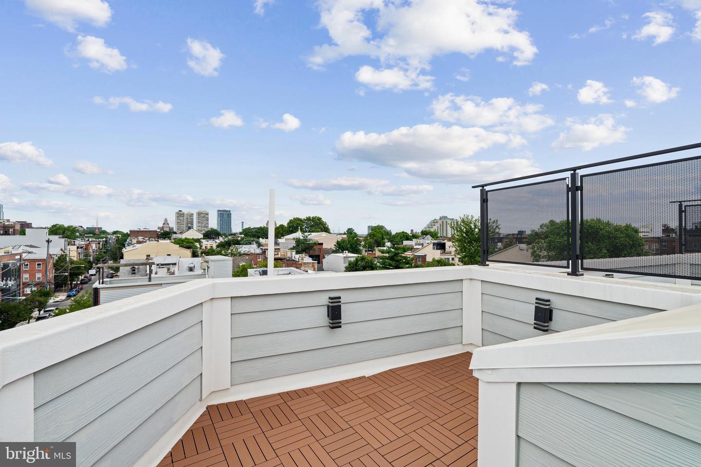 246 Montrose St Property Photo 37