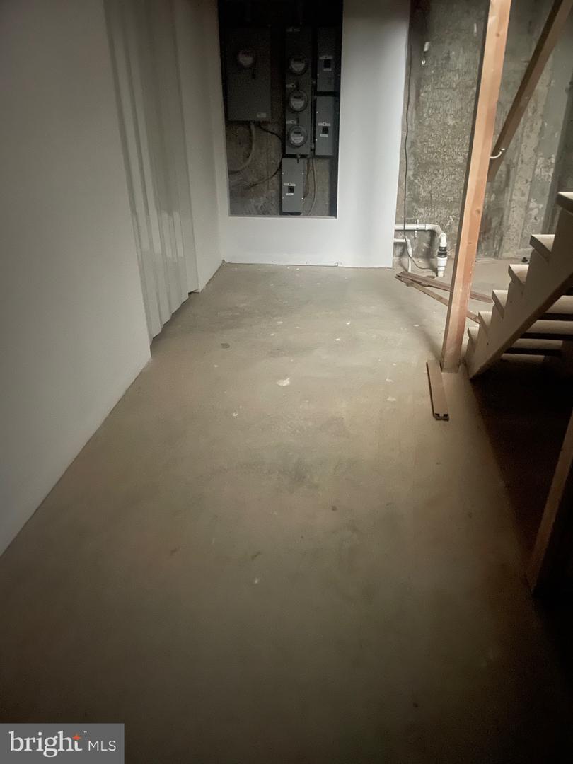 5534 Woodland Ave Property Photo 11