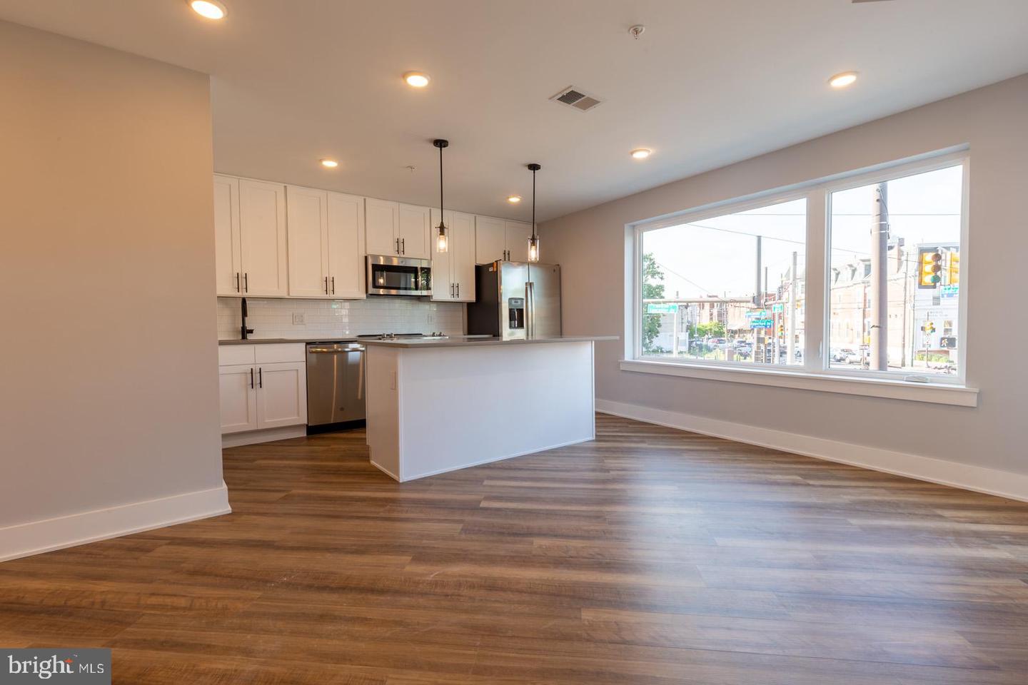 3965 LANCASTER AVE #201 Property Photo 1