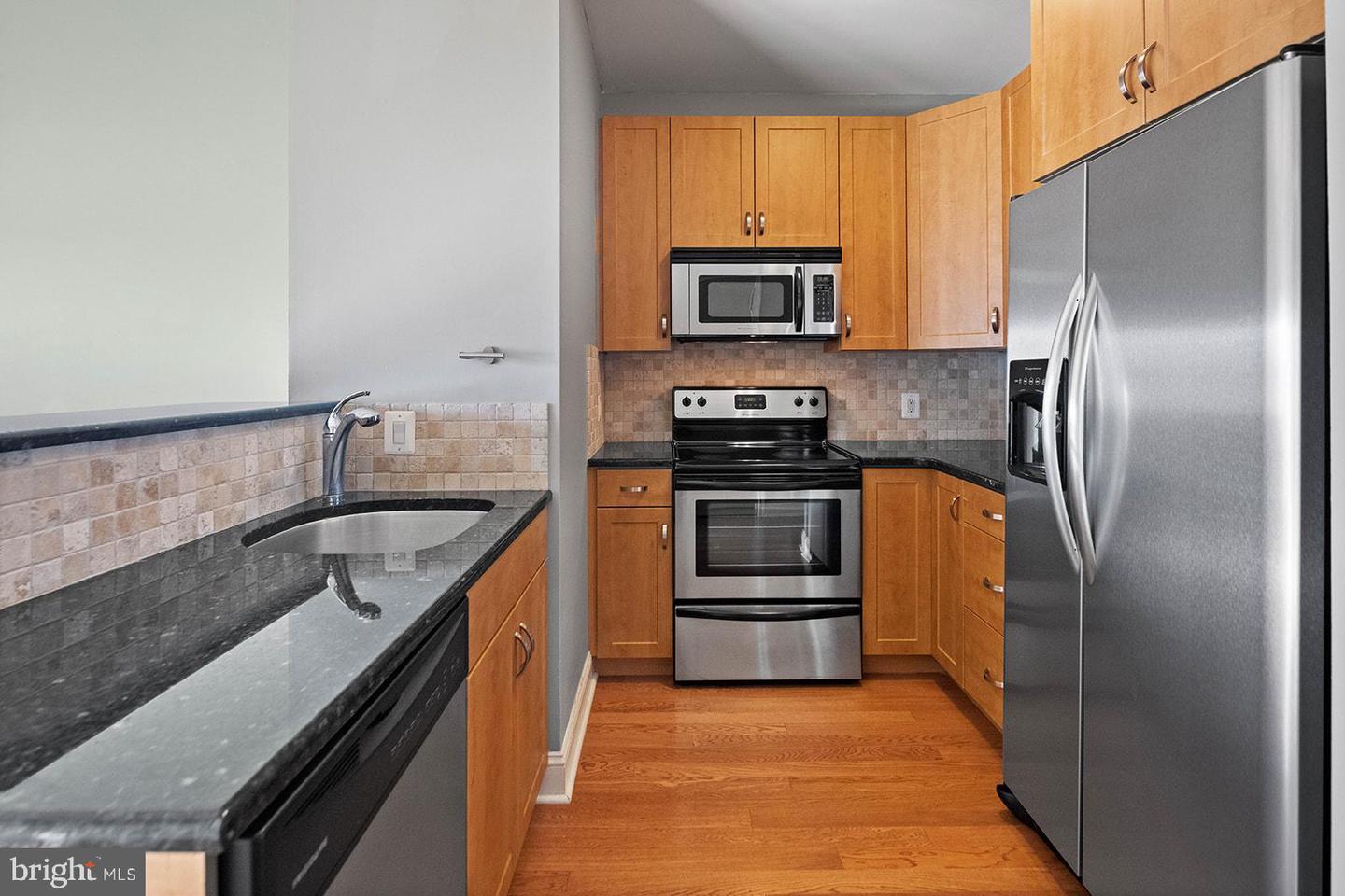 1100 S Broad St #404c & #212p Property Photo 4