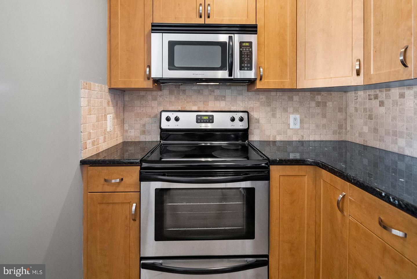 1100 S Broad St #404c & #212p Property Photo 6