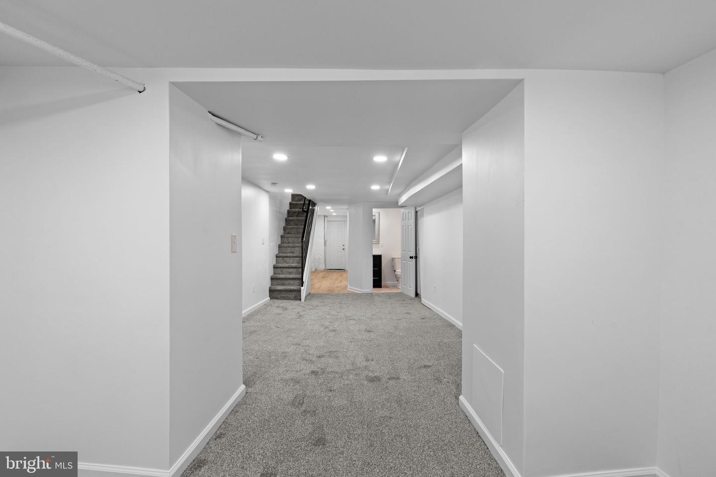1848 Lindley Ave Property Photo 14