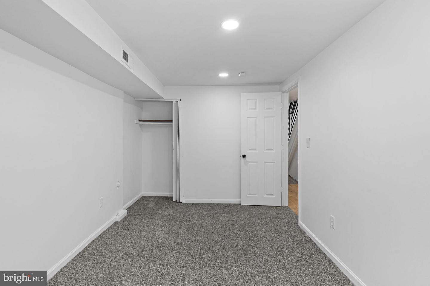 1848 Lindley Ave Property Photo 21