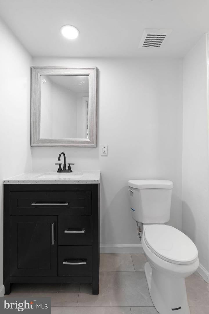 1848 Lindley Ave Property Photo 23
