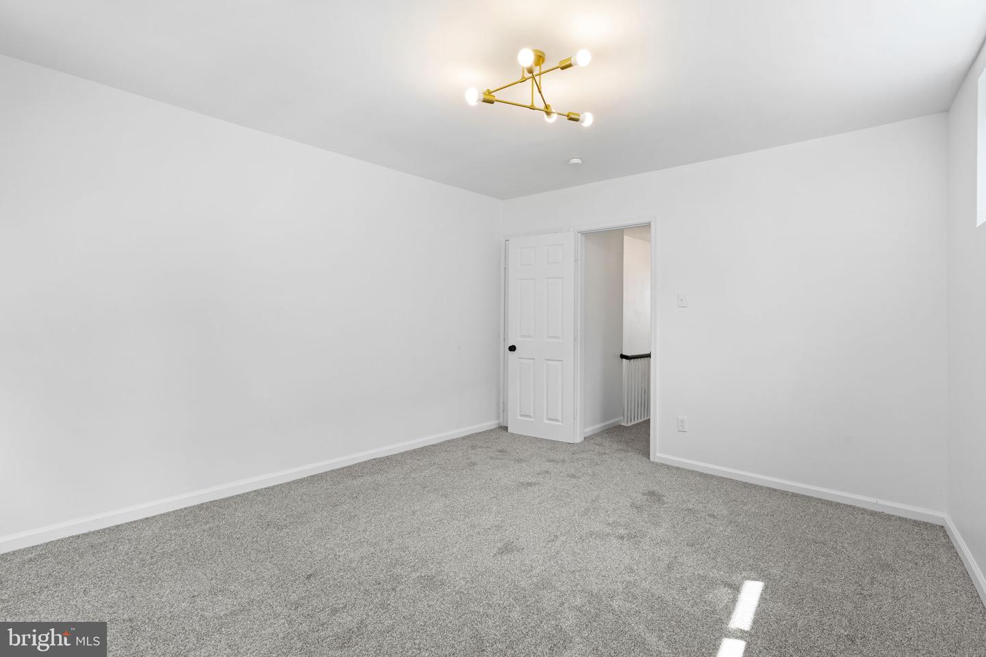 1848 Lindley Ave Property Photo 32