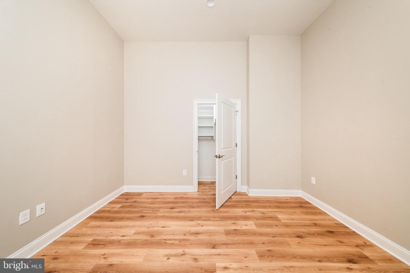2121-41 Market St #108 Property Photo 8