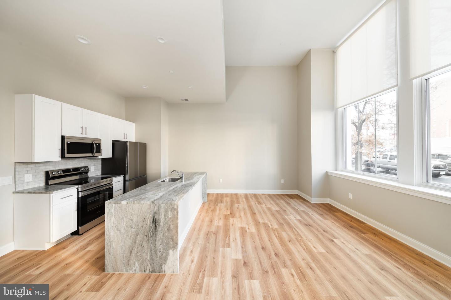 2121-41 Market St #102 Property Photo 1