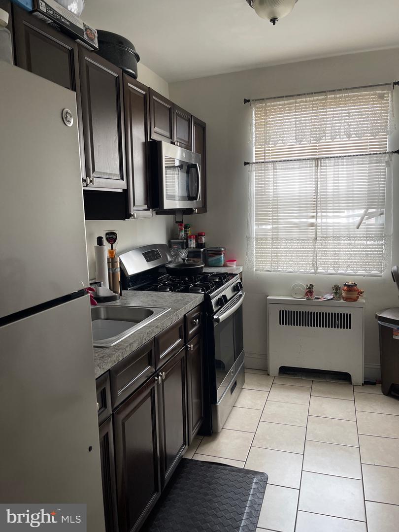 5951 Bennington St Property Photo 4