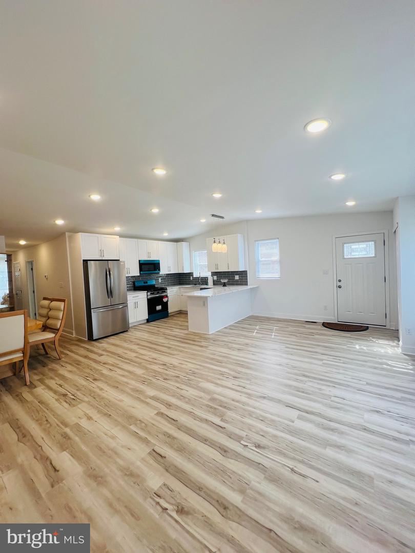 2303 Oakmont St Property Photo 4