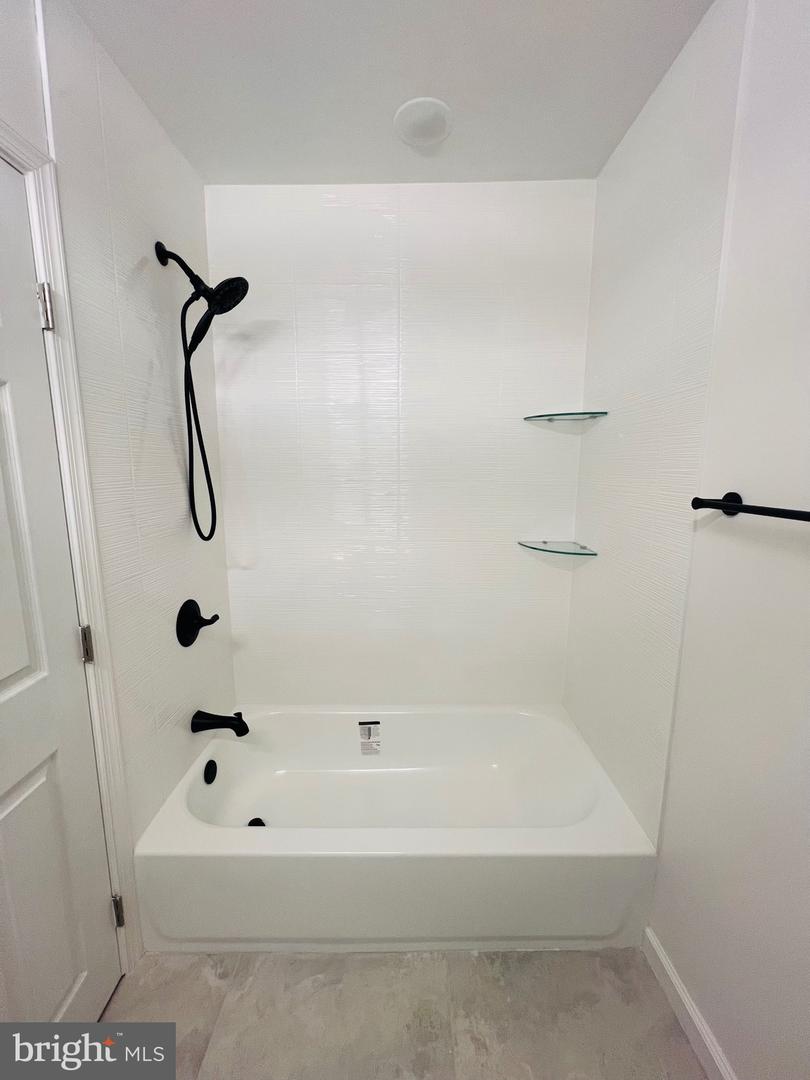 2303 Oakmont St Property Photo 9