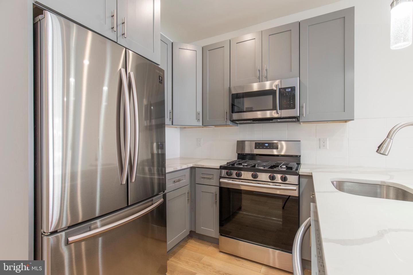 2412 W Master St #a Property Photo 10