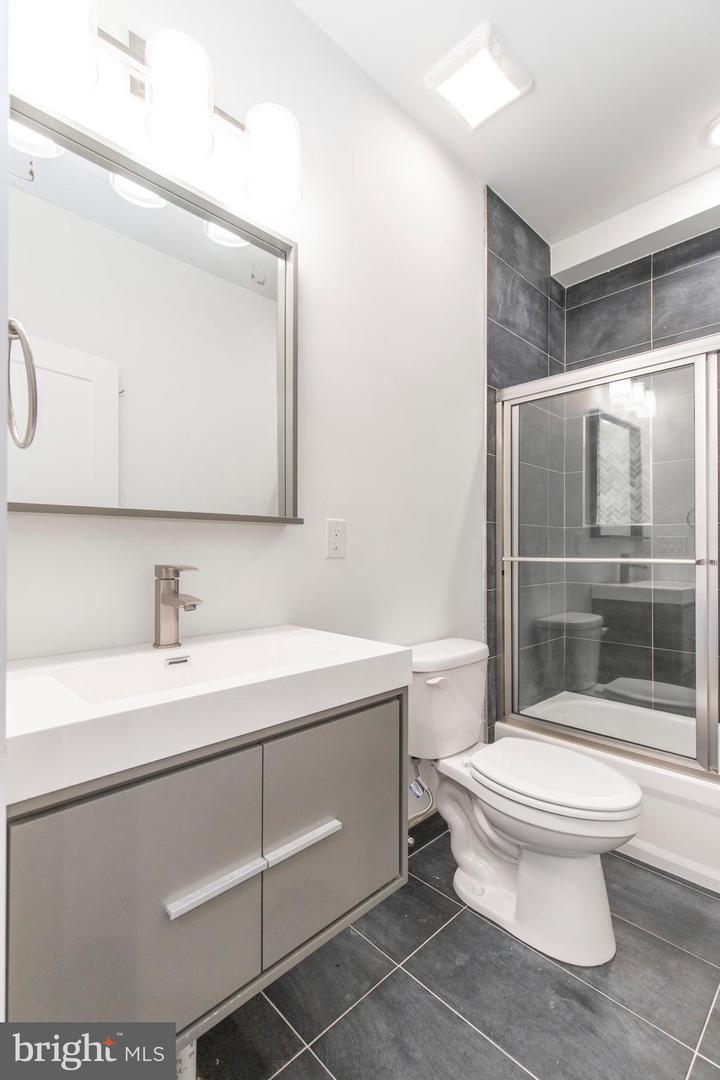 2412 W Master St #a Property Photo 12