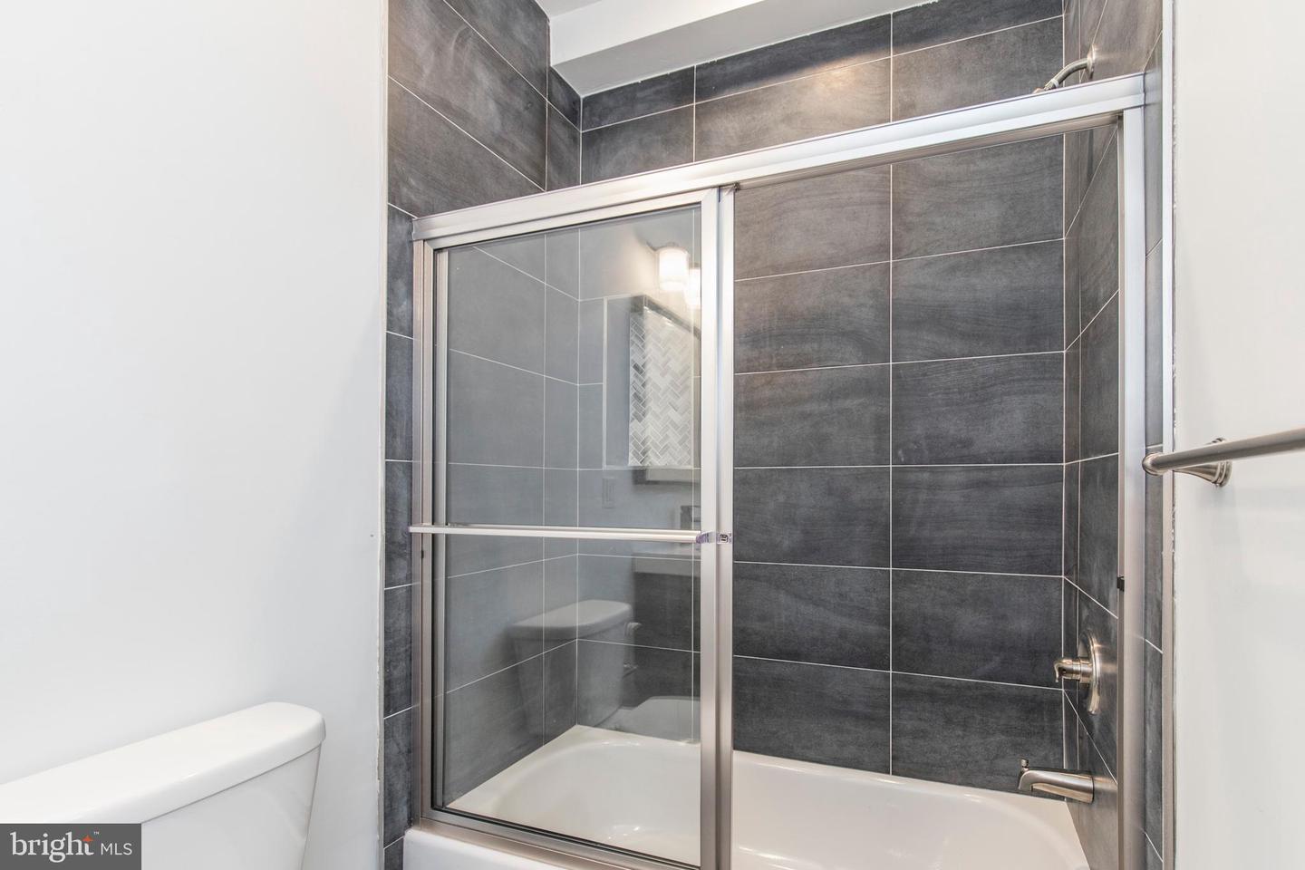 2412 W Master St #a Property Photo 13
