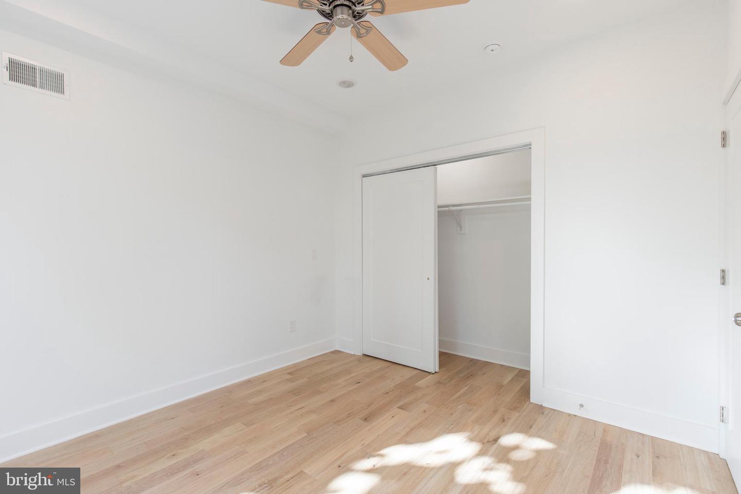 2412 W Master St #a Property Photo 15