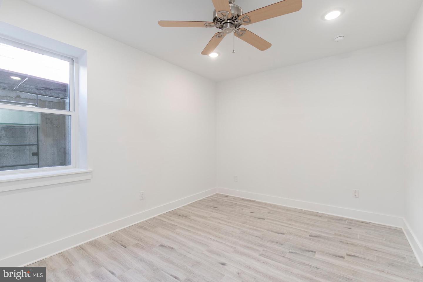 2412 W Master St #a Property Photo 18