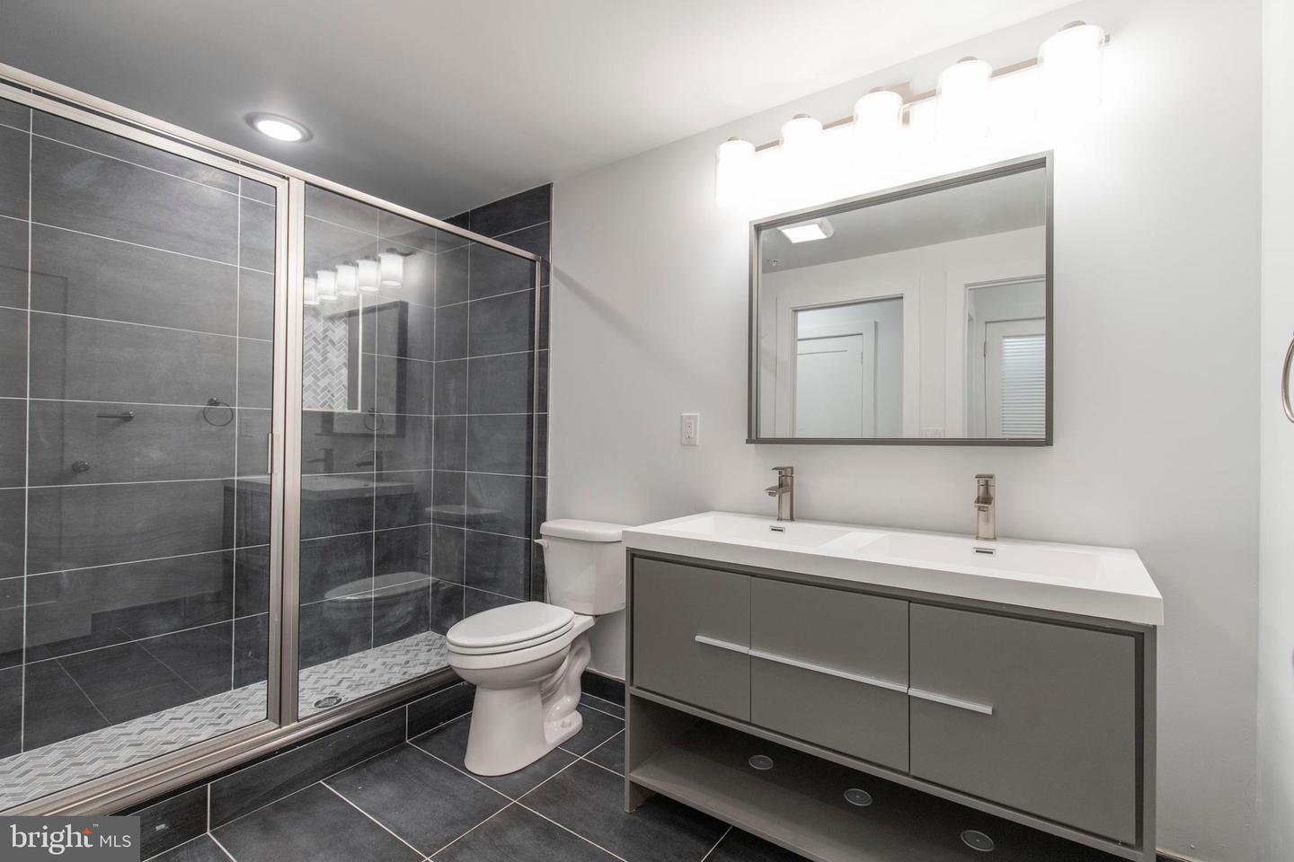 2412 W Master St #a Property Photo 24