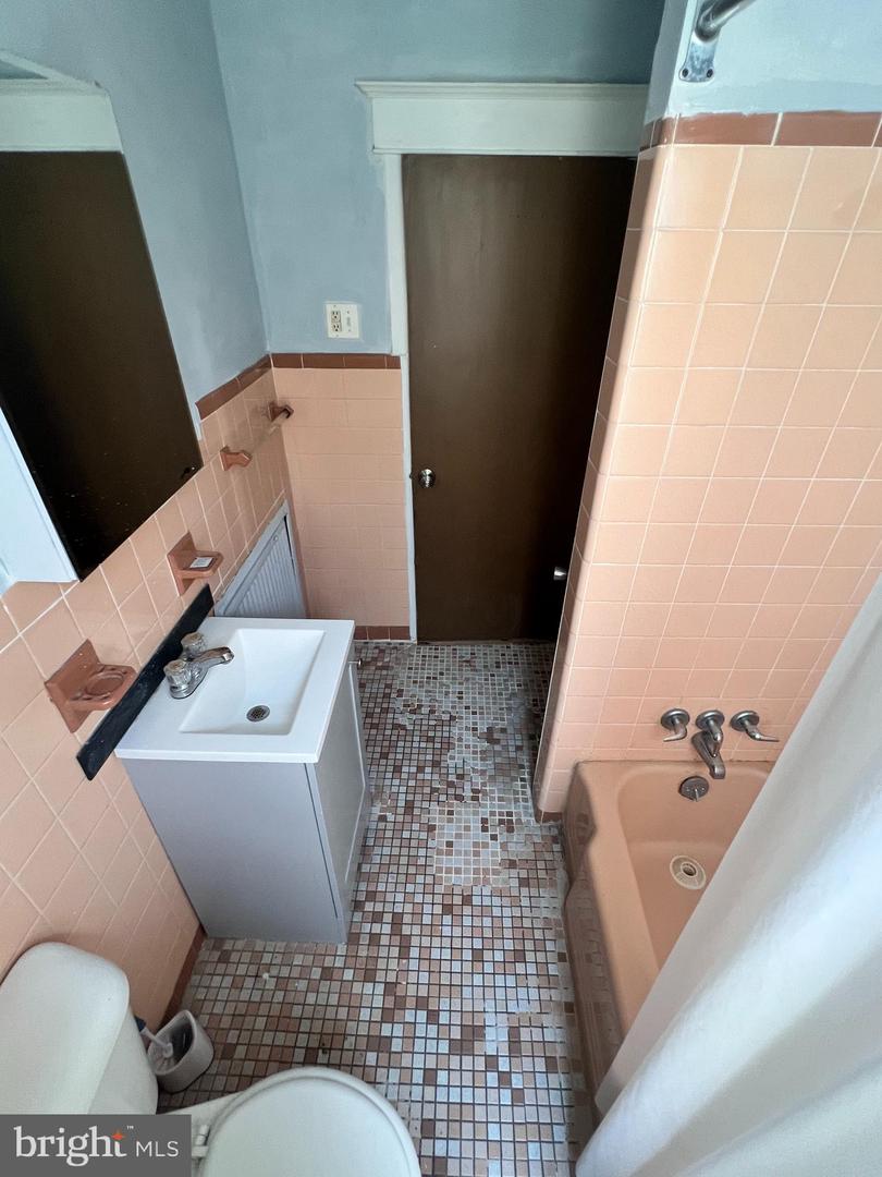 2052 S Garnet St Property Photo 12
