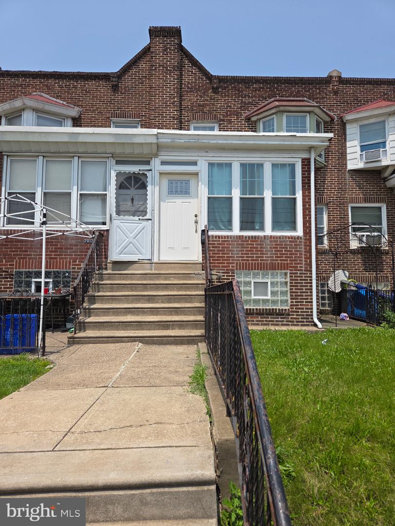 7015 Elmwood Ave Property Photo
