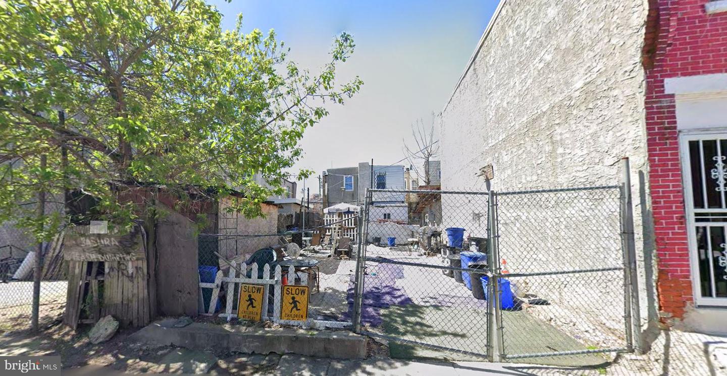 2806 N Mutter St Property Photo 1