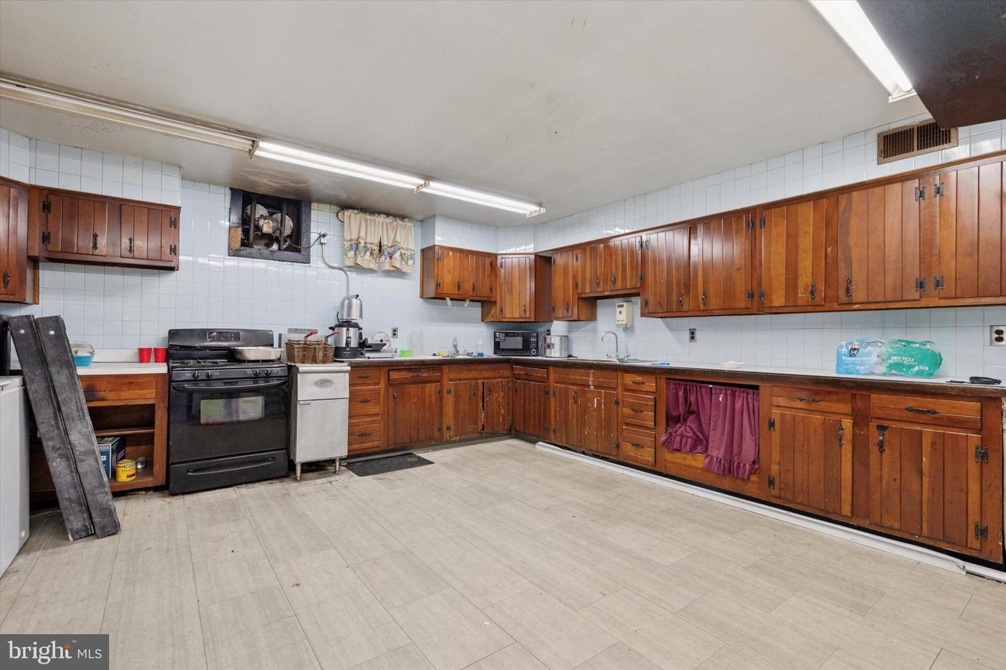7756 Ditman St Property Photo 18