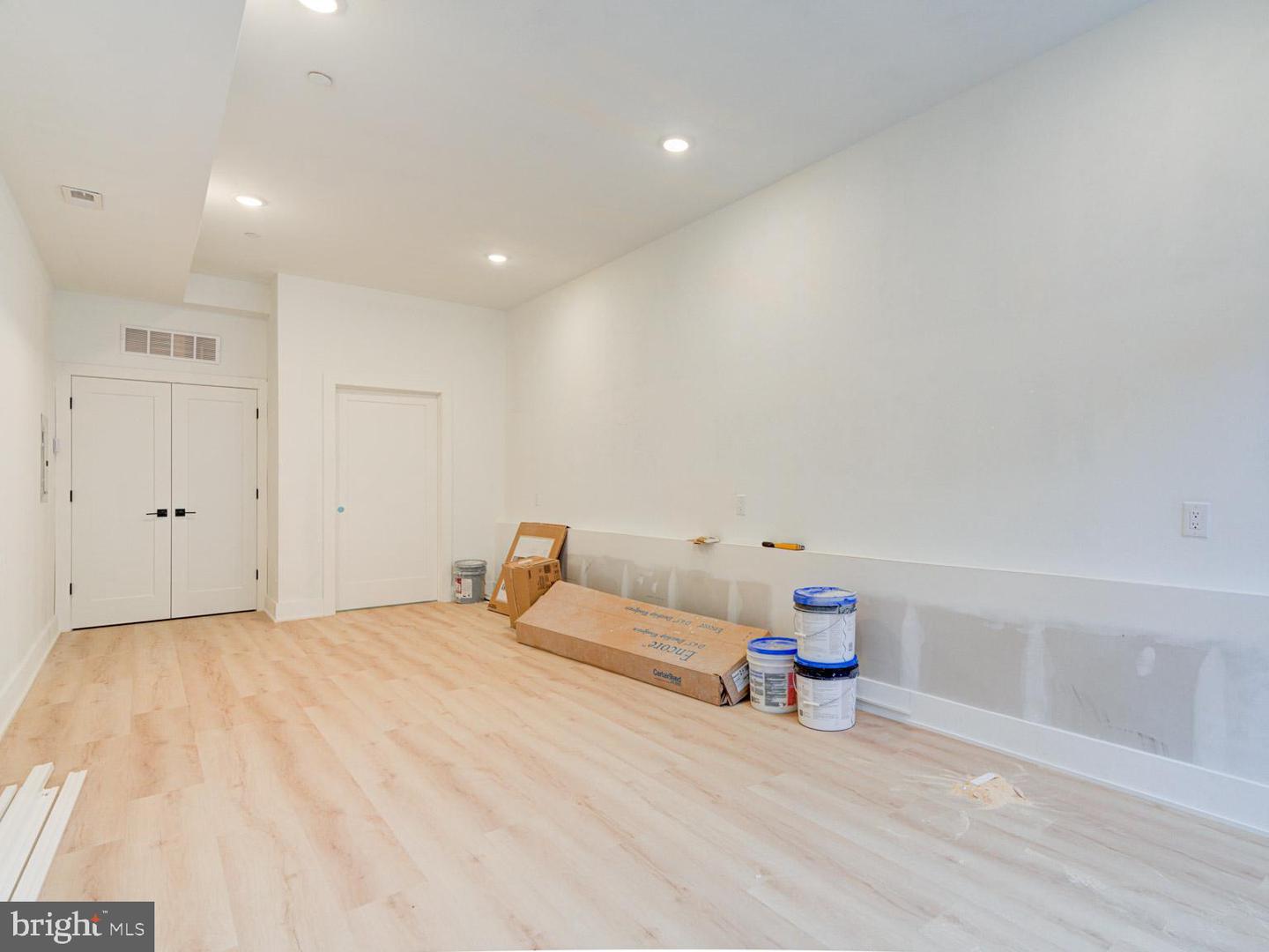 1805 Frankford Ave Property Photo 3