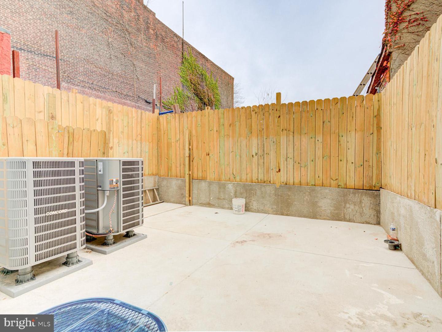 1805 Frankford Ave Property Photo 4