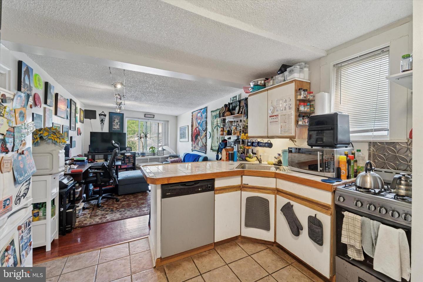 3 W Gowen Ave Property Photo 4