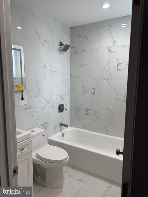 344 Roseberry St Property Photo 6