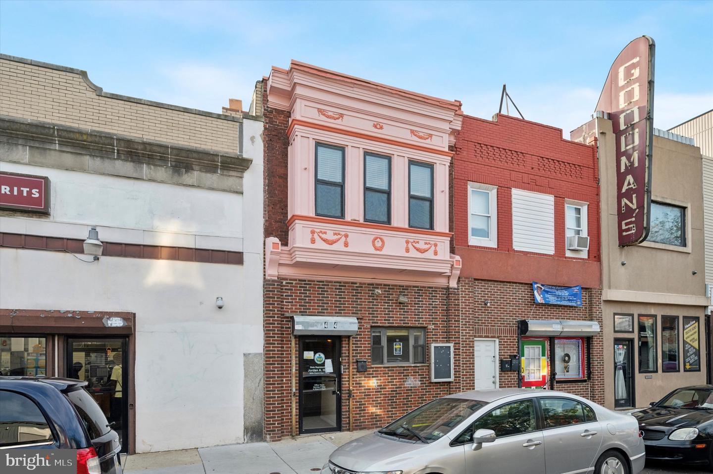 1444 Point Breeze Ave Property Photo 1