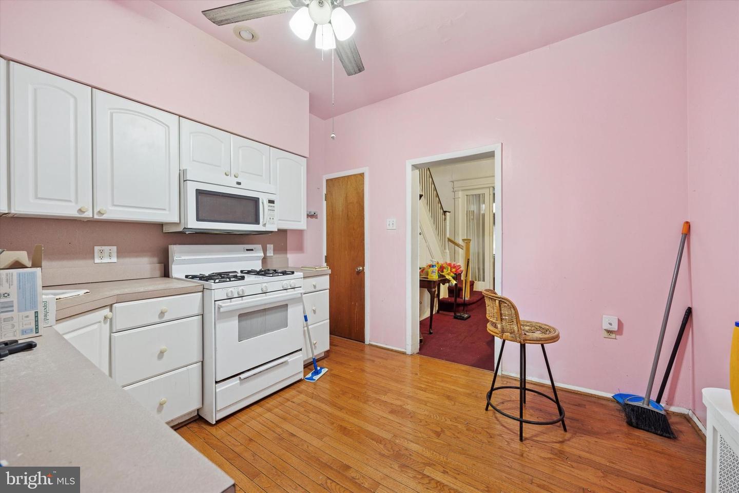 1726 N Lindenwood St Property Photo 1