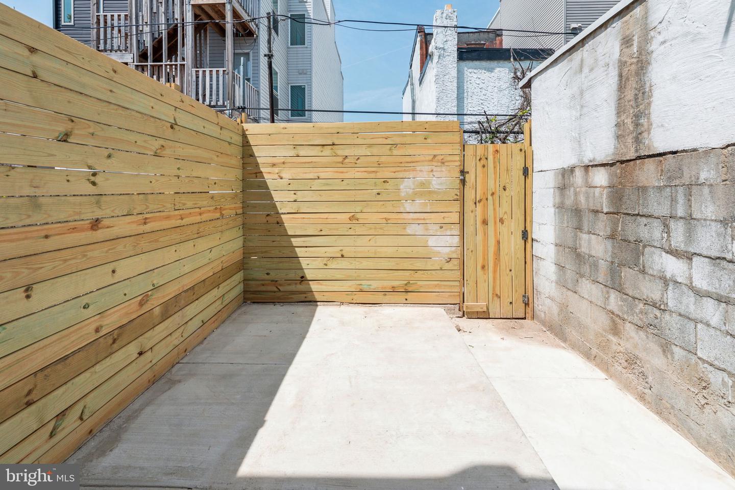 2536 N Lee St Property Photo 14