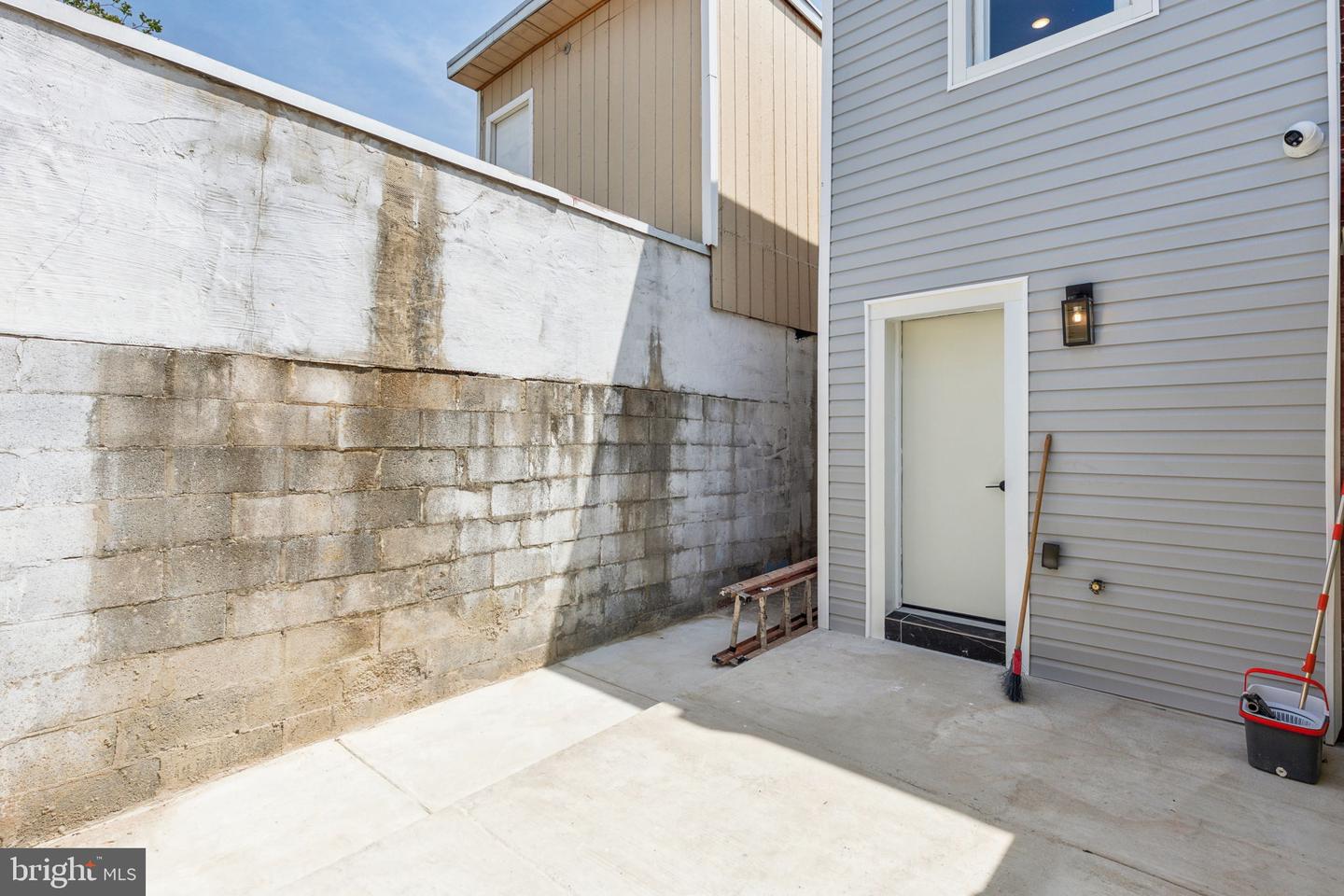 2536 N Lee St Property Photo 16
