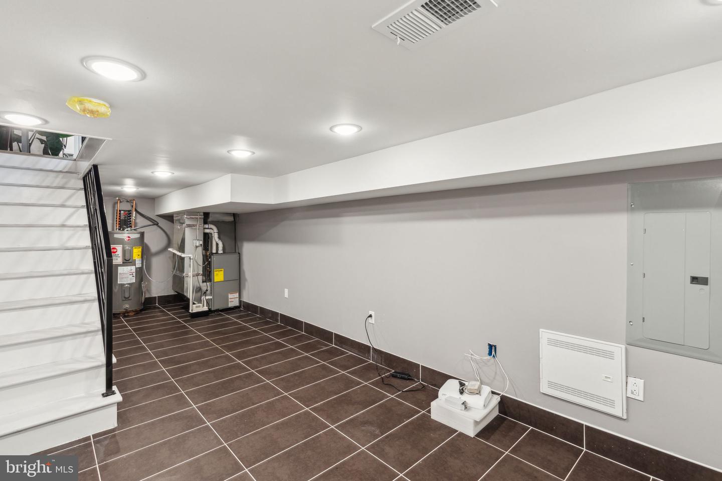 2536 N Lee St Property Photo 22