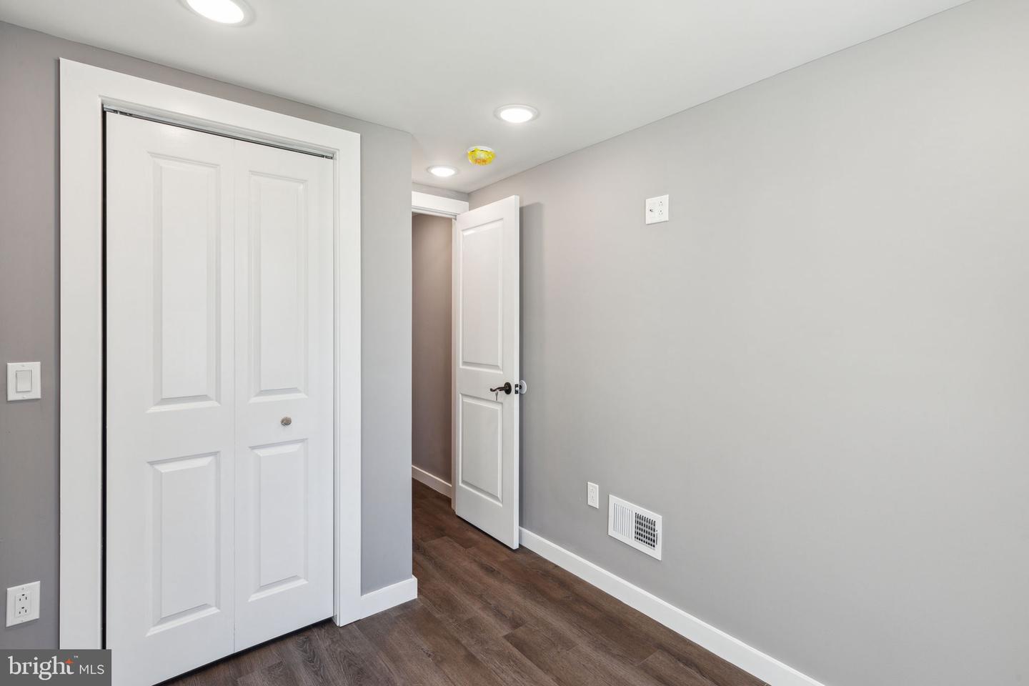 2536 N Lee St Property Photo 29