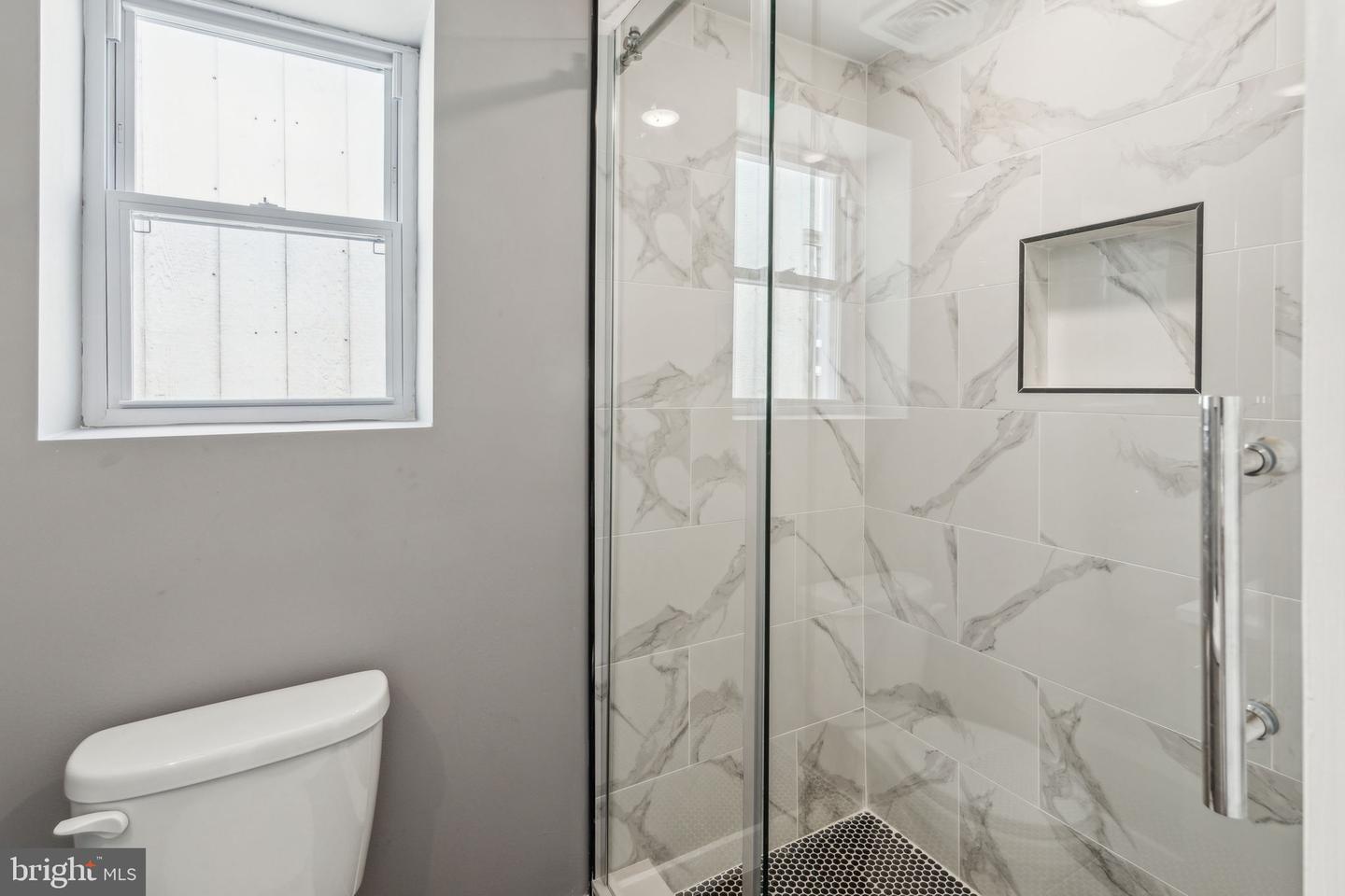 2536 N Lee St Property Photo 32