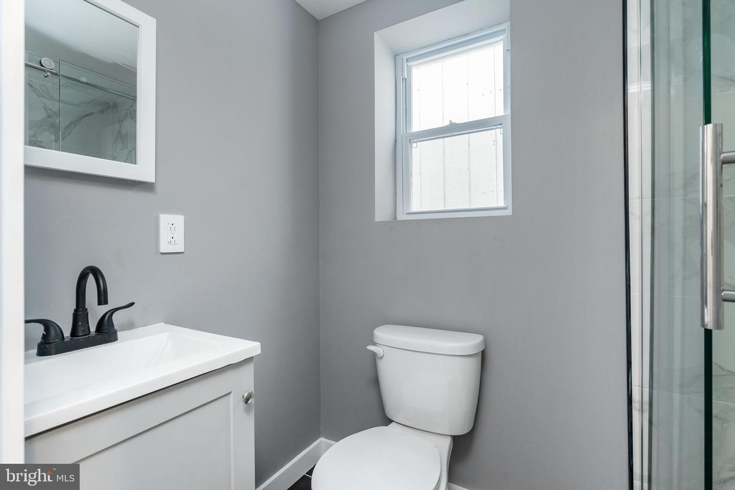 2536 N Lee St Property Photo 55