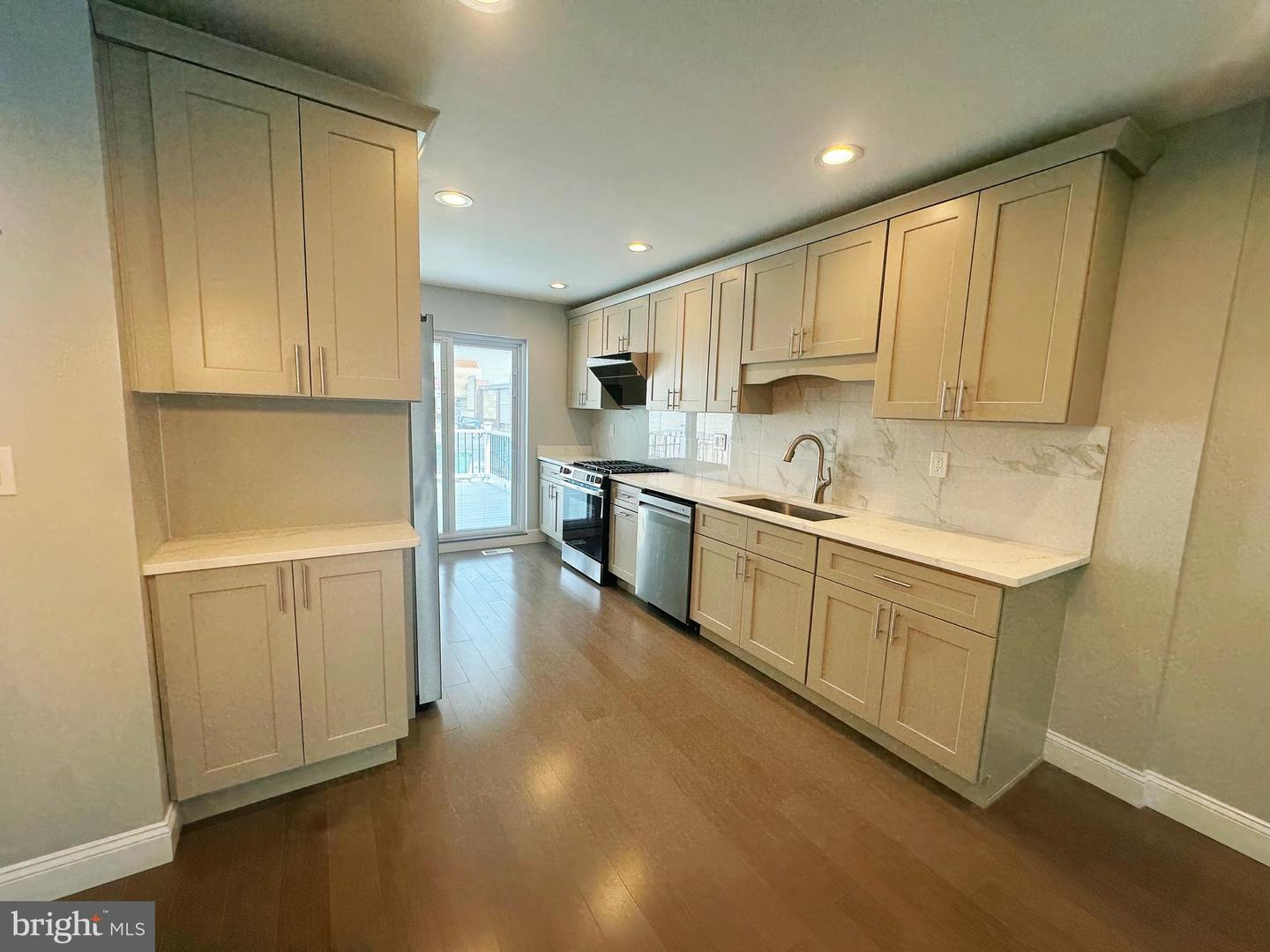 2829 S Randolph St Property Photo 11