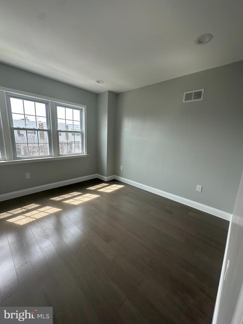 2829 S Randolph St Property Photo 16