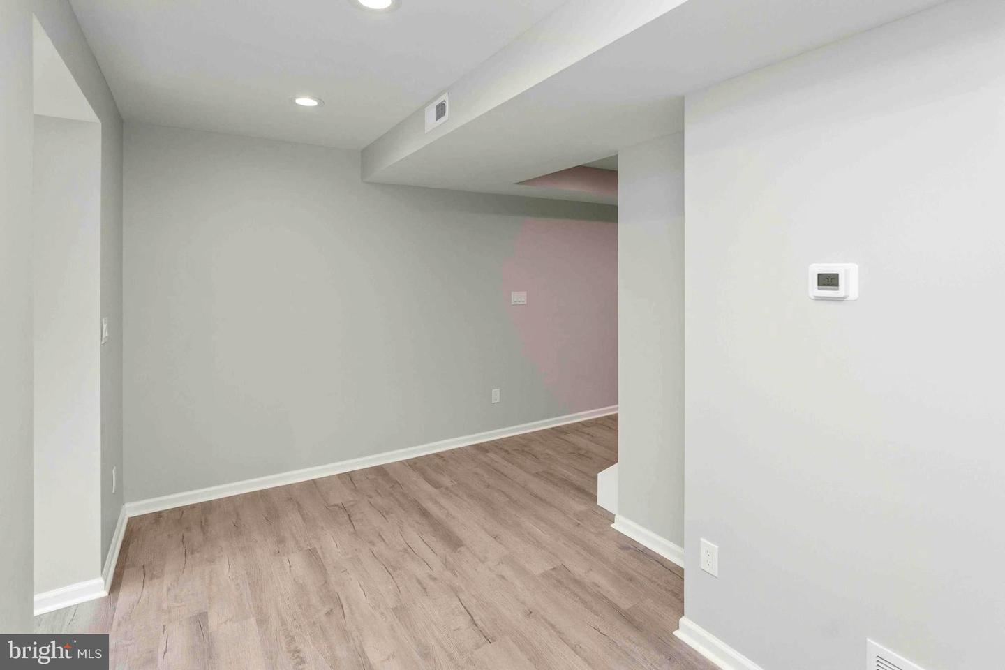 209 E Upsal St Property Photo 6