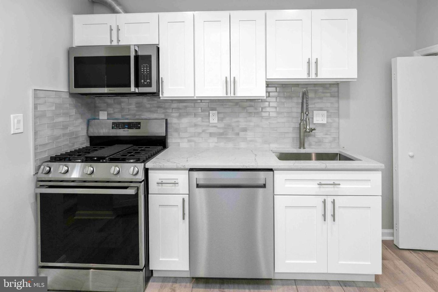 209 E Upsal St Property Photo 12