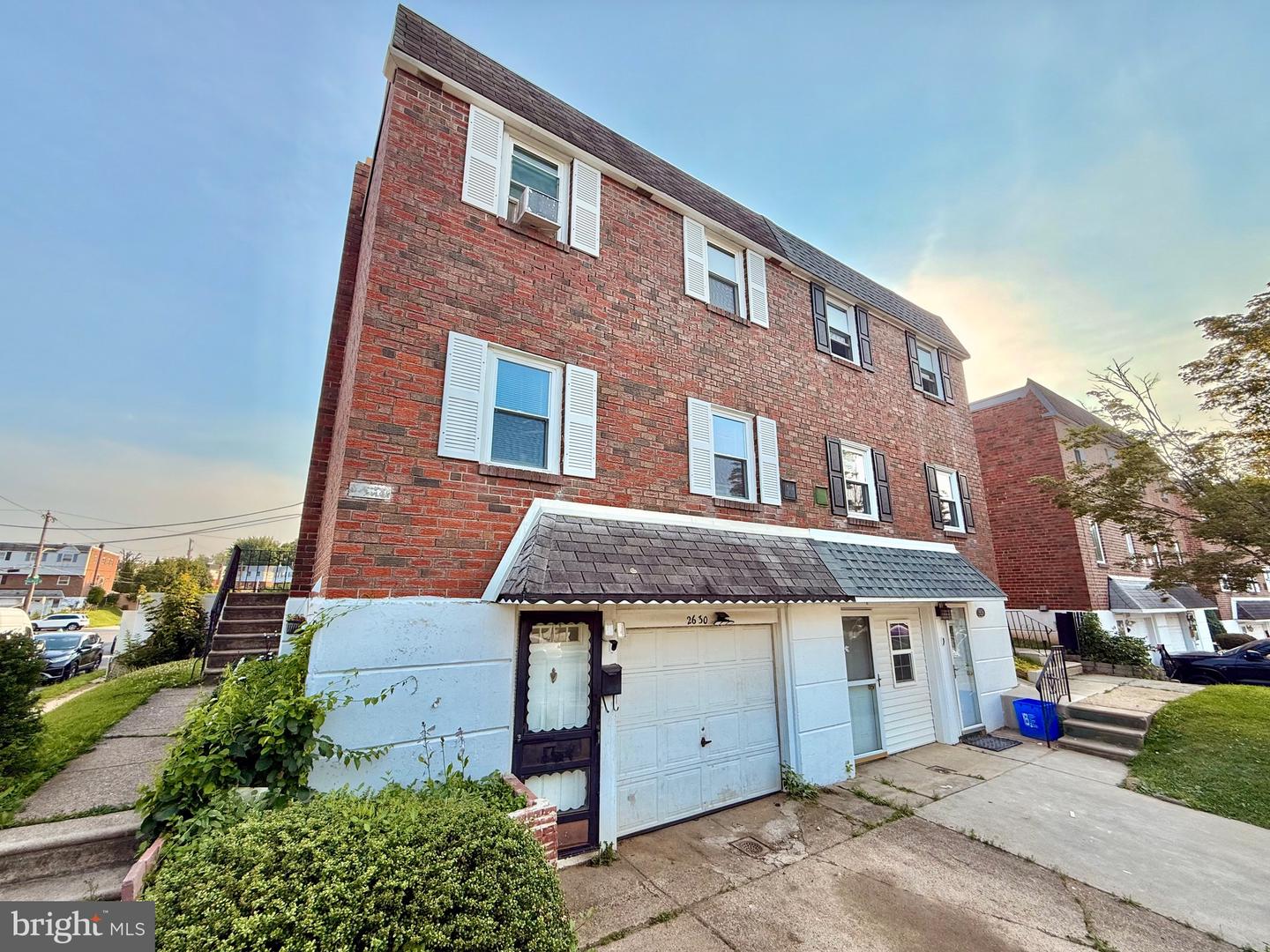 2630 Taunton St Property Photo 1