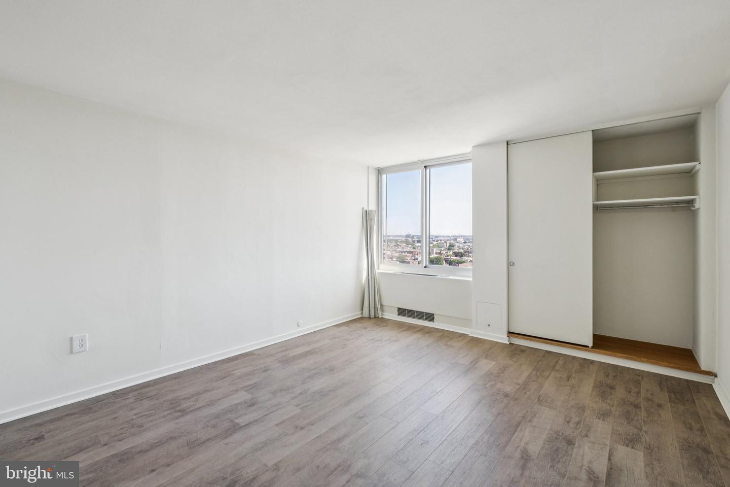 604-36 S Washington Sq #1505 Property Photo 8