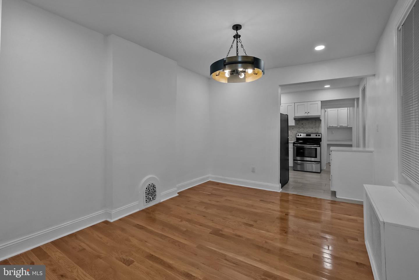 2024 W Berks St Property Photo 5