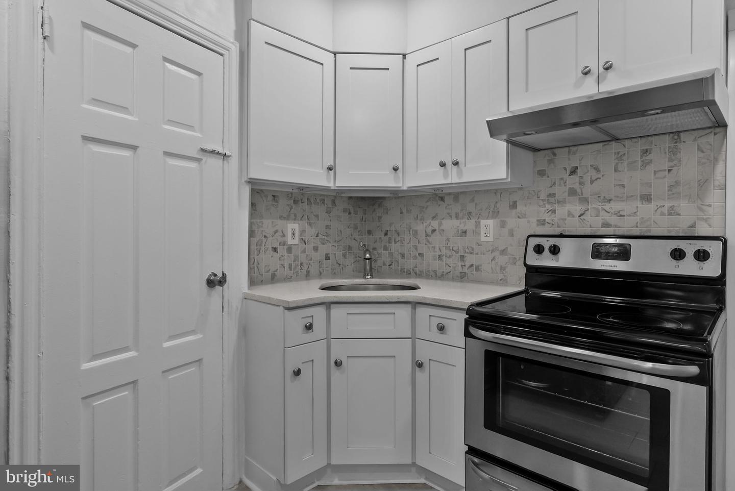 2024 W Berks St Property Photo 6