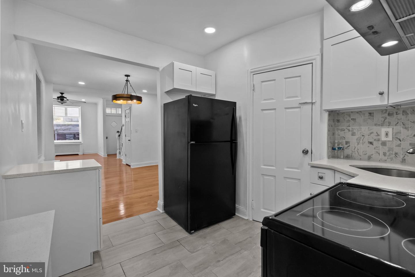 2024 W Berks St Property Photo 8