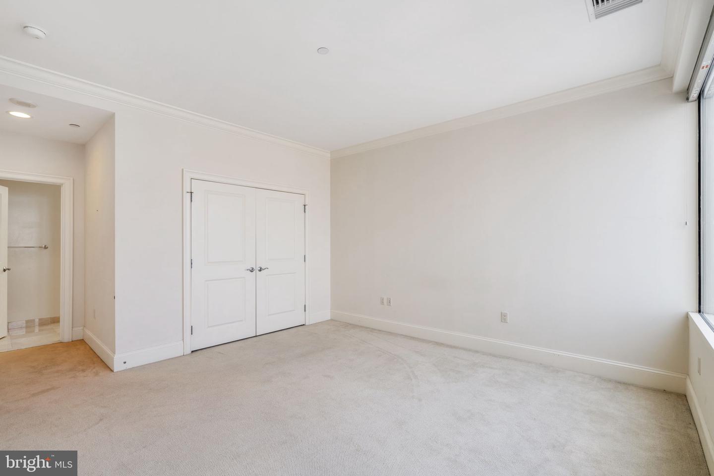 50 S 16th St #4304 Property Photo 10