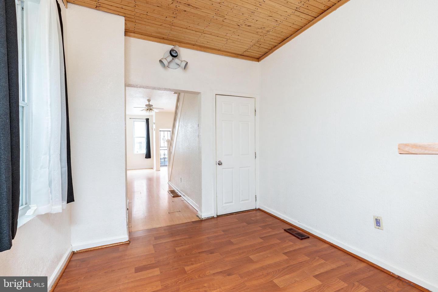 112 E Huntingdon St Property Photo 7