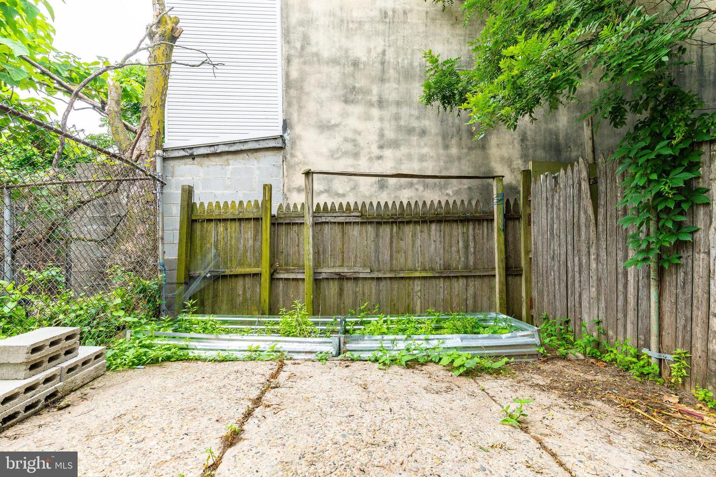 112 E Huntingdon St Property Photo 26